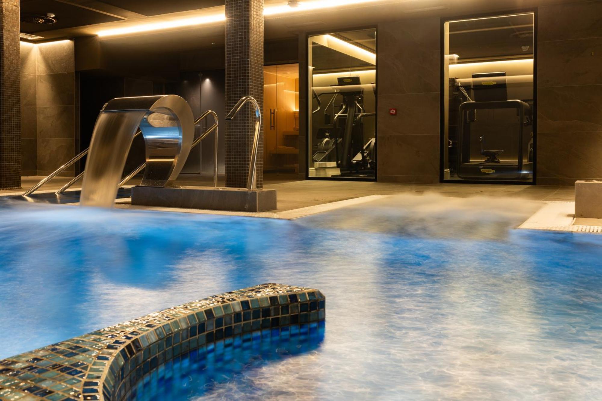 Hotel Luze Boutique Сан-Себастьян Экстерьер фото